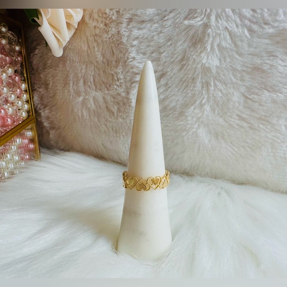 Heart Ring. 💛 Real 18 Karat(18k) Solid Gold Jewelry - Picture 3 of 9